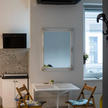 Sunny Downtown - Square 59 Apartment Belgrade